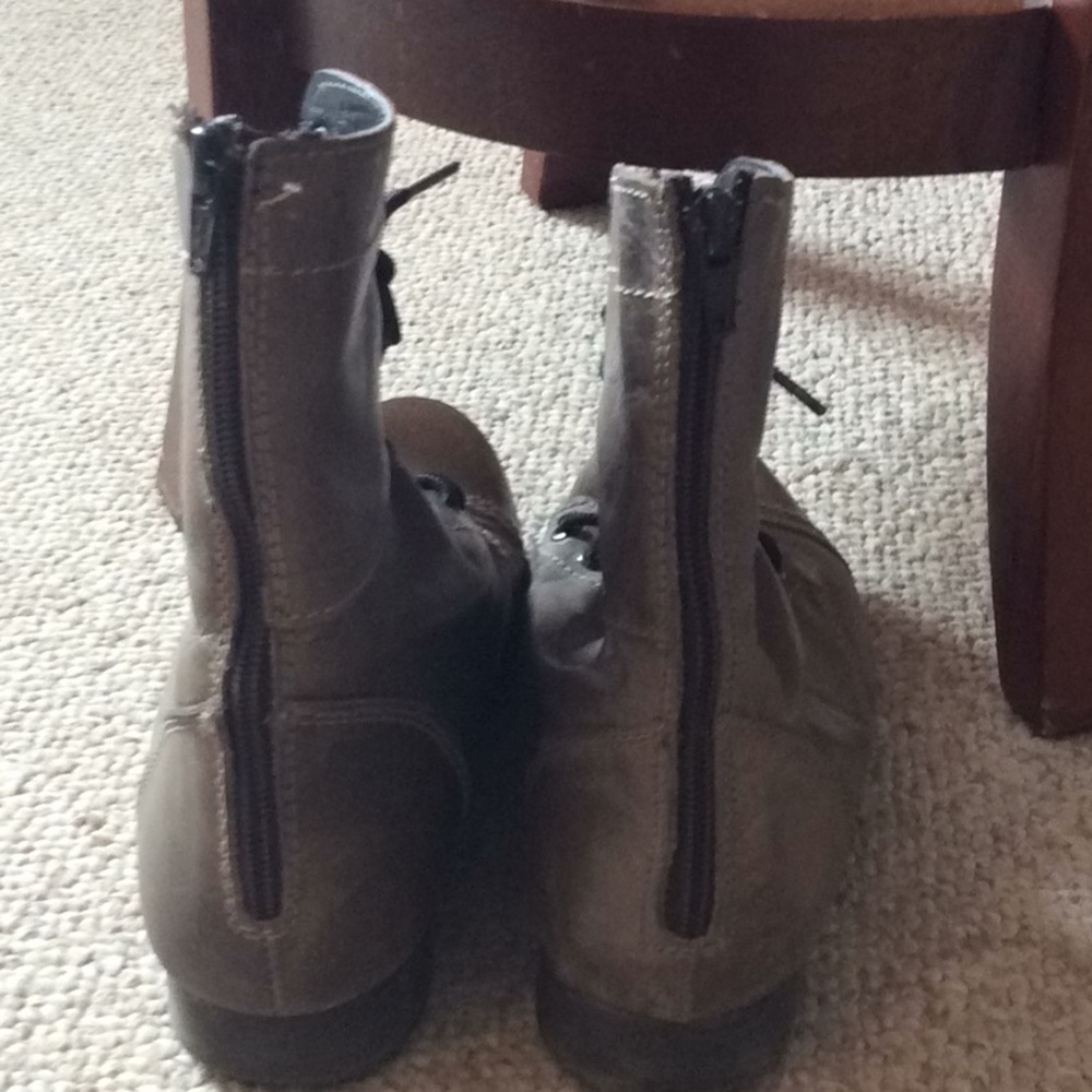 Steve Madden Boot - Picture 2 of 3